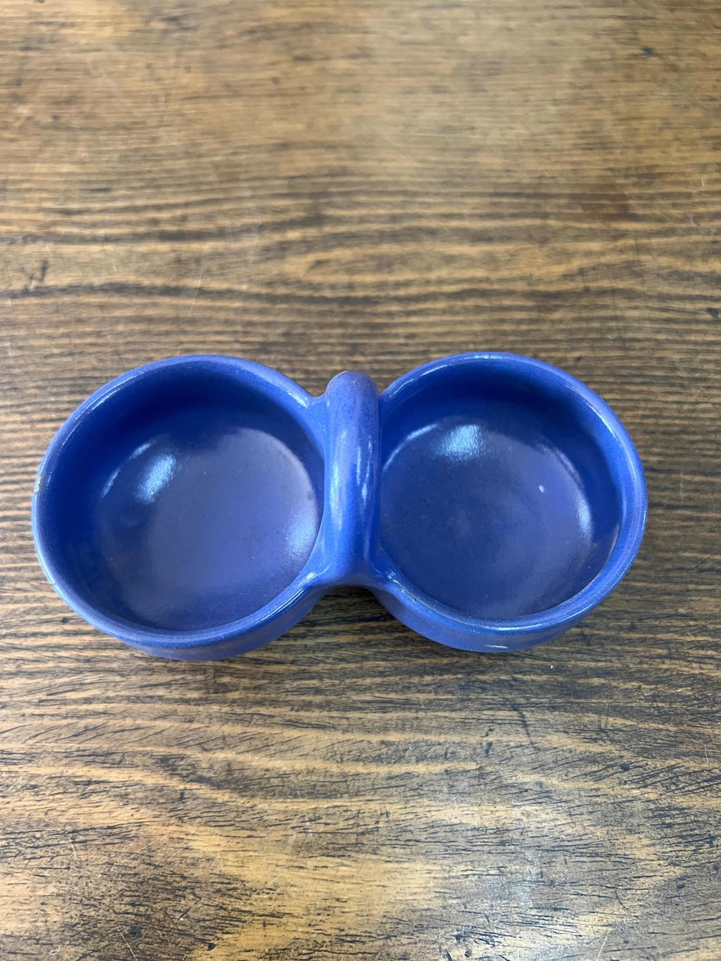 Elegant 2-in-1 ceramic sauce holder for dips, chutneys, and condiments. Food-safe, stylish, and perfect for home, restaurant, or catering. Shop now!