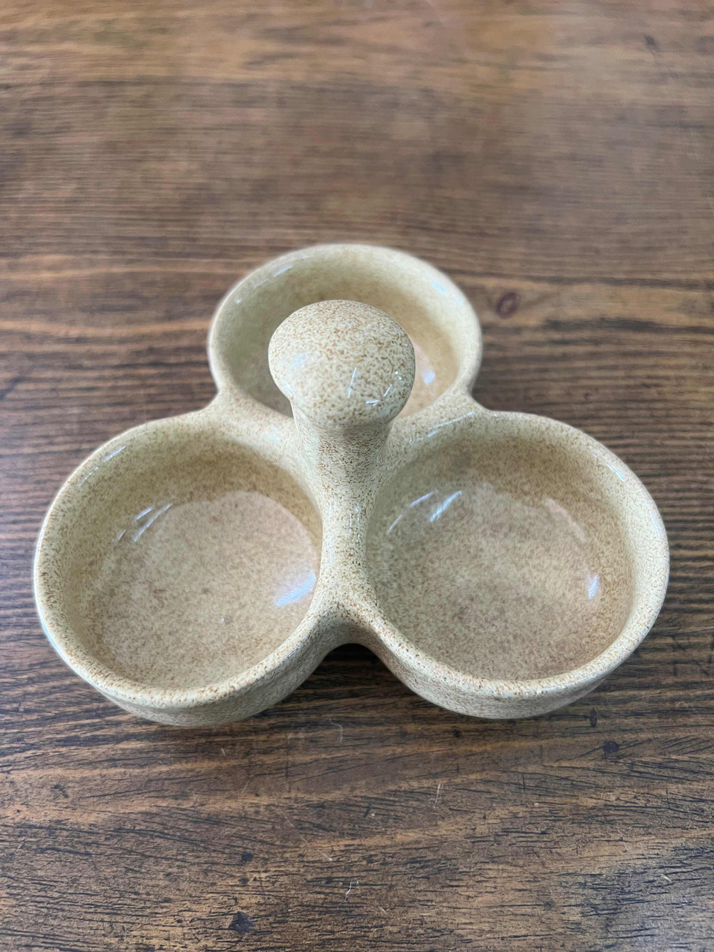 Elegant 3-in-1 ceramic sauce holder for dips, chutneys, and condiments. Food-safe, stylish, and perfect for home, restaurant, or catering. Shop now!