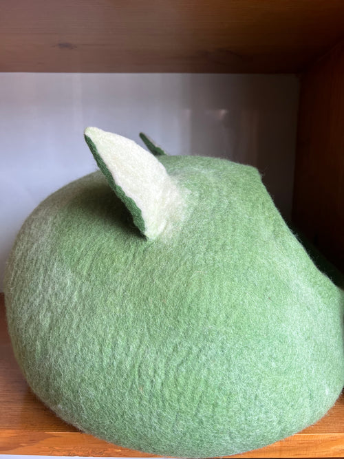 Felt green cat ear cat cave