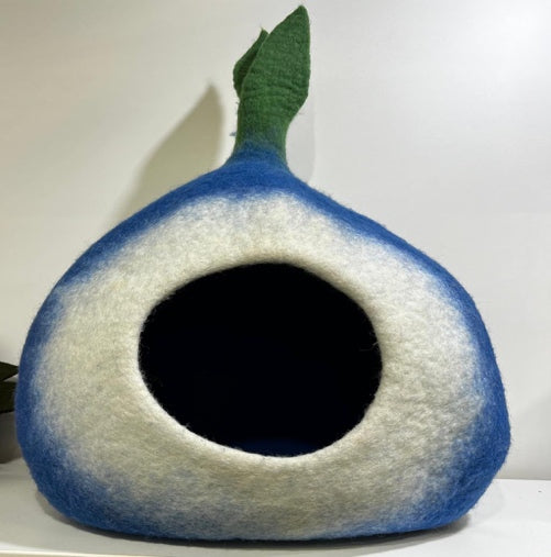 Handmade felt cat cave from Nepal – eco-friendly pet bed
