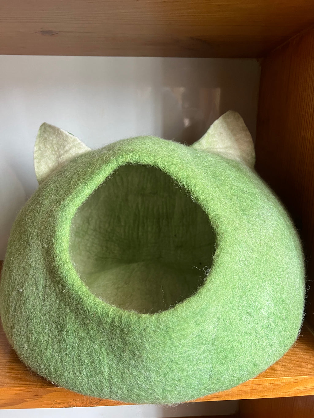 Handmade felt cat cave from Nepal – eco-friendly pet bed
