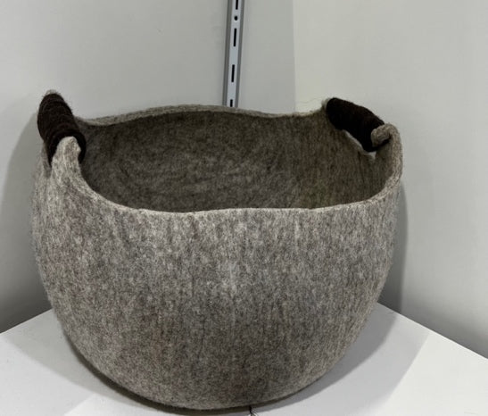 Handmade felt cat cave from Nepal – eco-friendly pet bed
