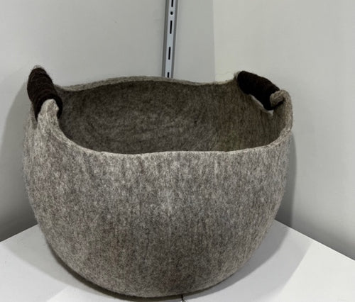 Handmade felt cat cave from Nepal – eco-friendly pet bed
