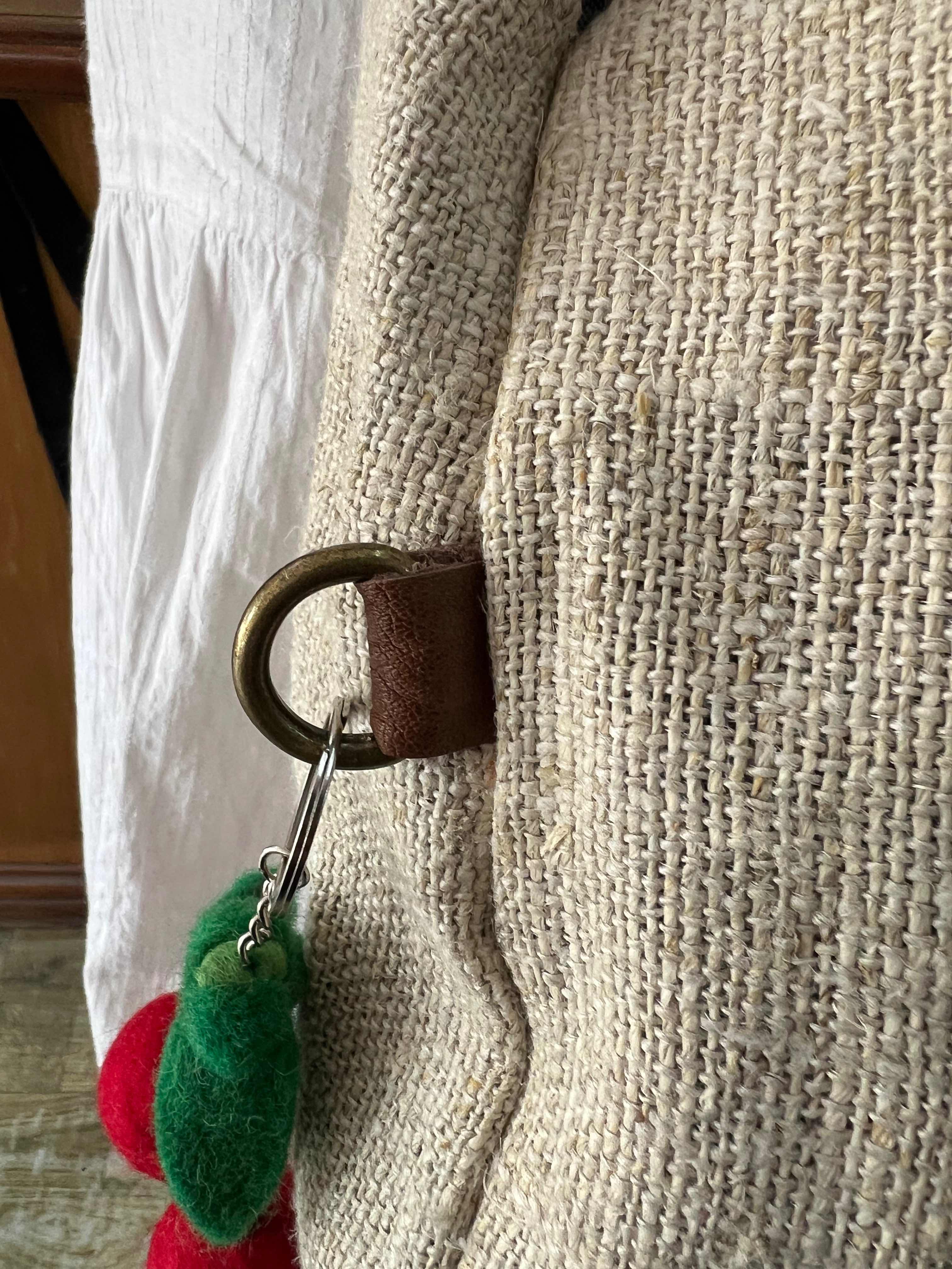 Meet your new favorite everyday tote 🍒✨ The Cherry Grove Hemp Tote is handcrafted from natural hemp and genuine leather — simple, sustainable, and effortlessly chic. Perfect for slow mornings, farmer’s markets, and everything in between