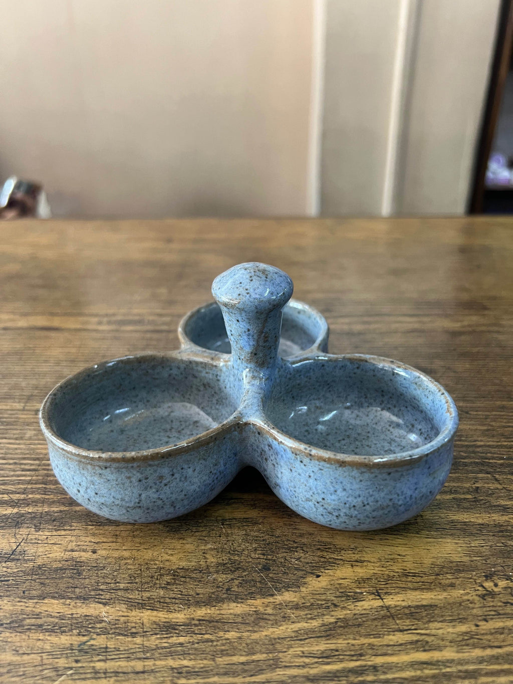 Elegant 3-in-1 ceramic sauce holder for dips, chutneys, and condiments. Food-safe, stylish, and perfect for home, restaurant, or catering. Shop now!